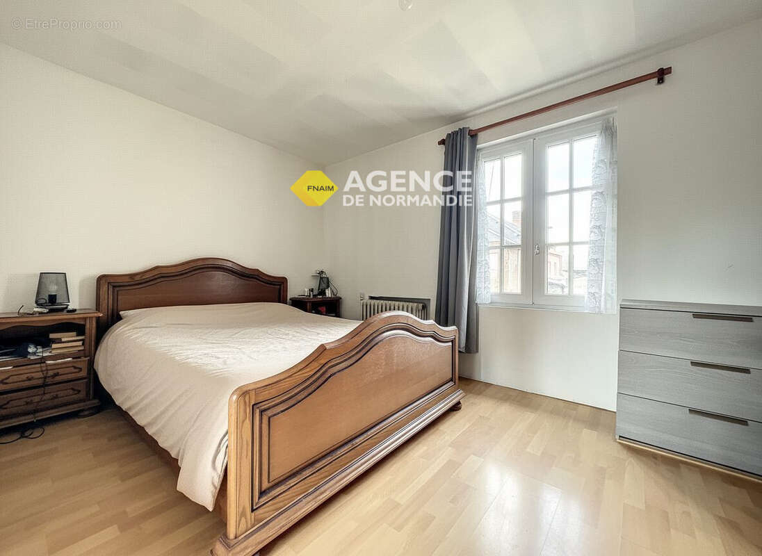 Maison à MONTREUIL-L'ARGILLE