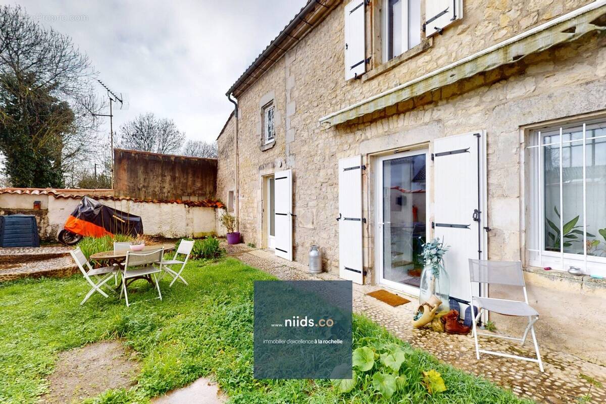 Maison à DOMPIERRE-SUR-MER