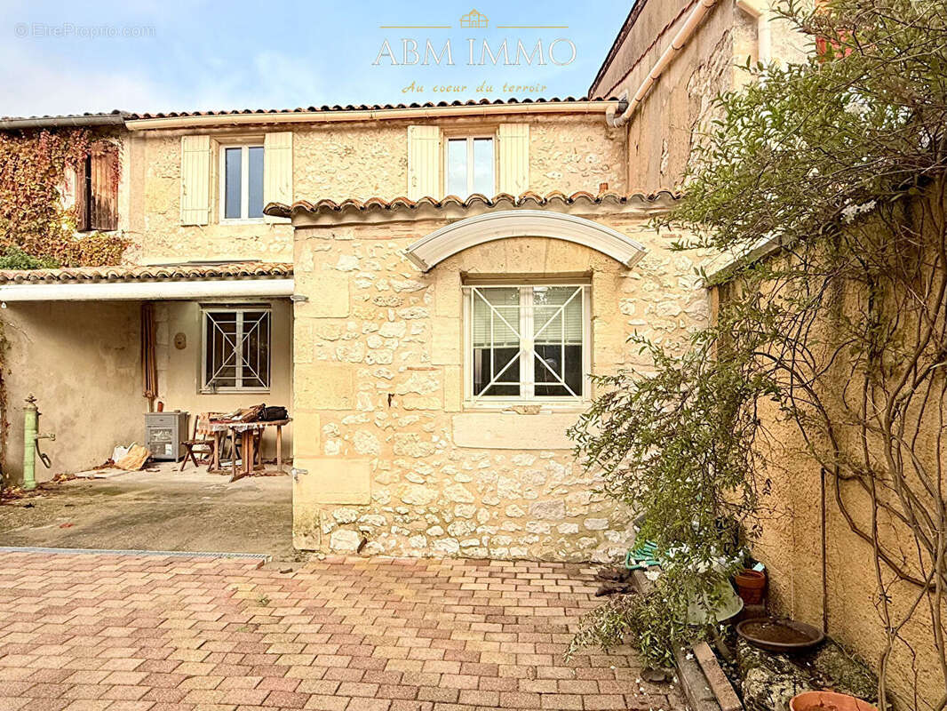 Maison à PORT-SAINTE-FOY-ET-PONCHAPT