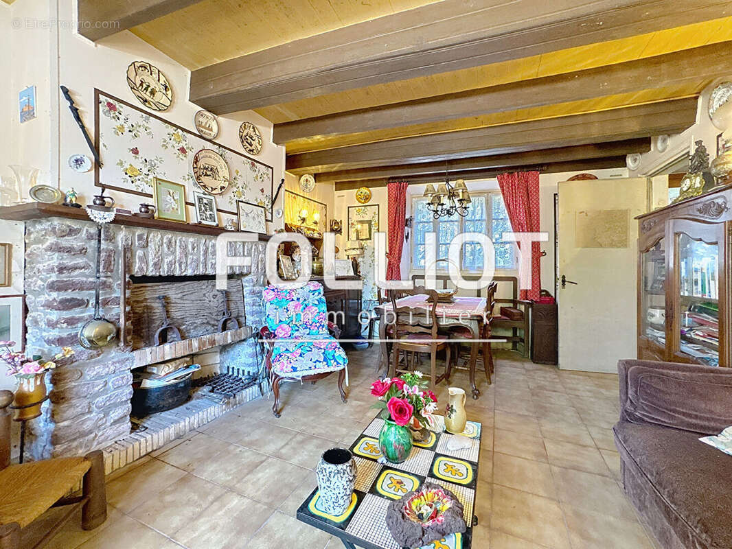 Maison à AGON-COUTAINVILLE