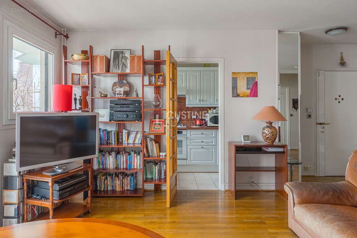Appartement à PARIS-18E