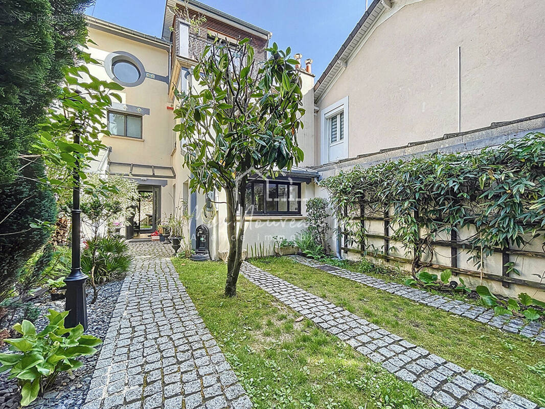 Maison à LE PERREUX-SUR-MARNE