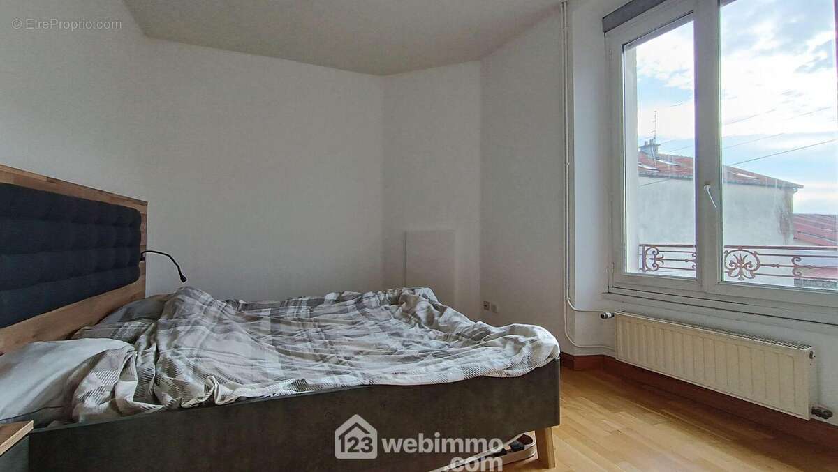 Première chambre - Appartement à VERDUN