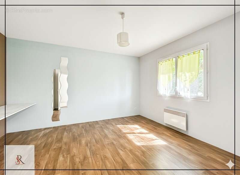 Maison à SAINT-NICOLAS-DE-LA-GRAVE