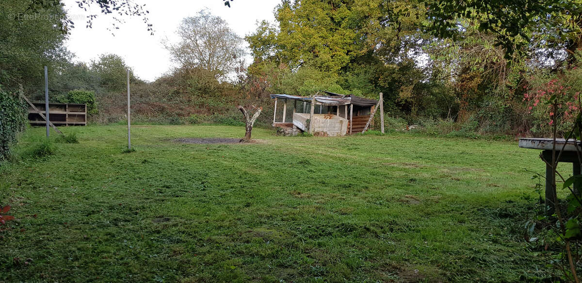 Maison à LUSSAC-LES-EGLISES