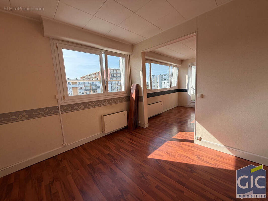 4pp avec balcon-loggia belles portes - photo 6