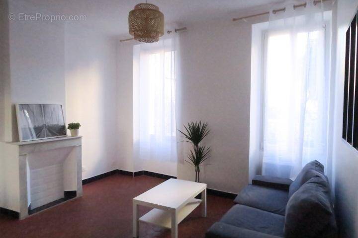 Appartement à MARSEILLE-4E
