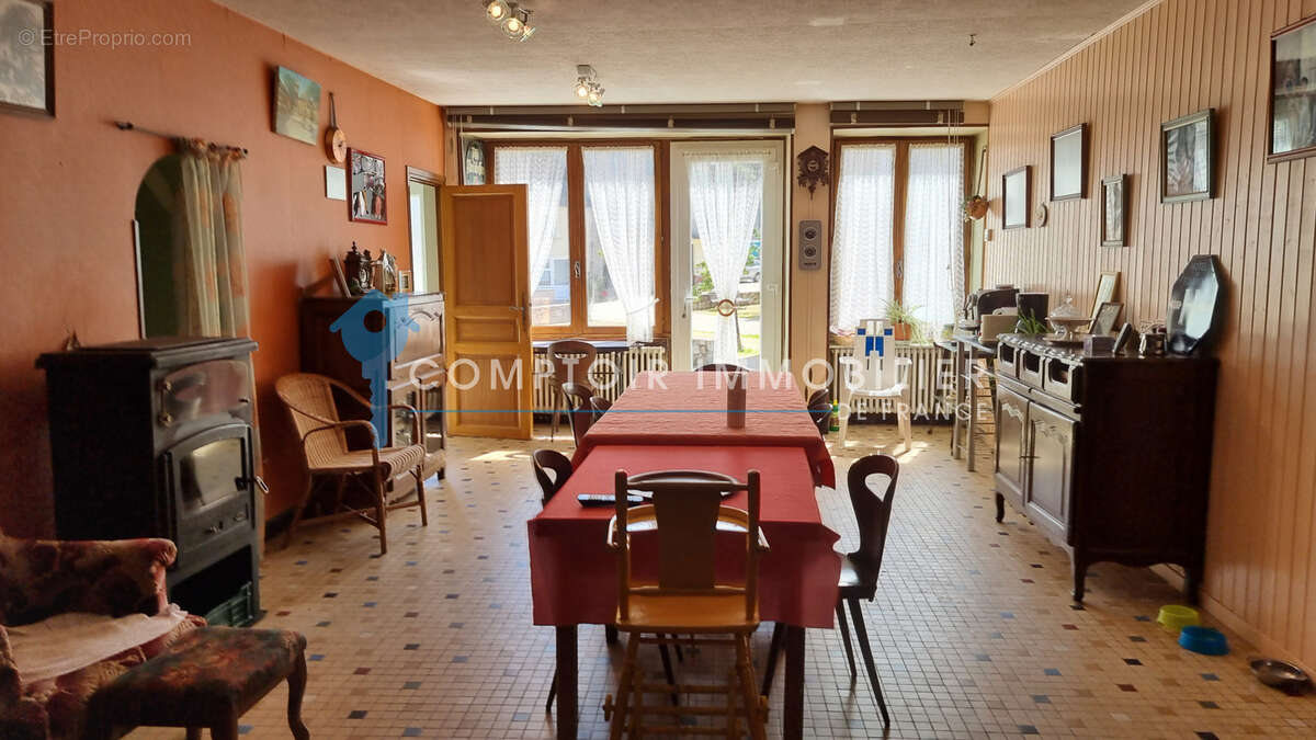 Dépt. 07 - A VENDRE au BEAGE - Immense Maison de Village de 280 m2 - Parcelle de 100 m2 - photo 3
