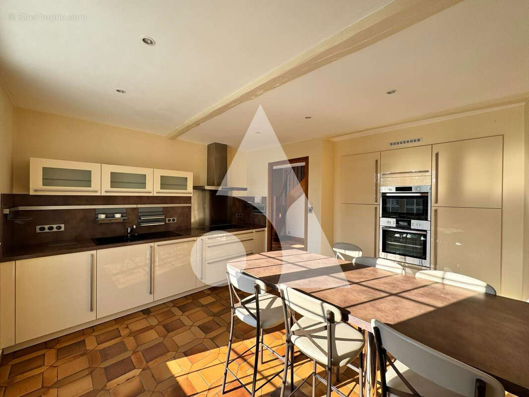 Maison à NEUFCHATEAU