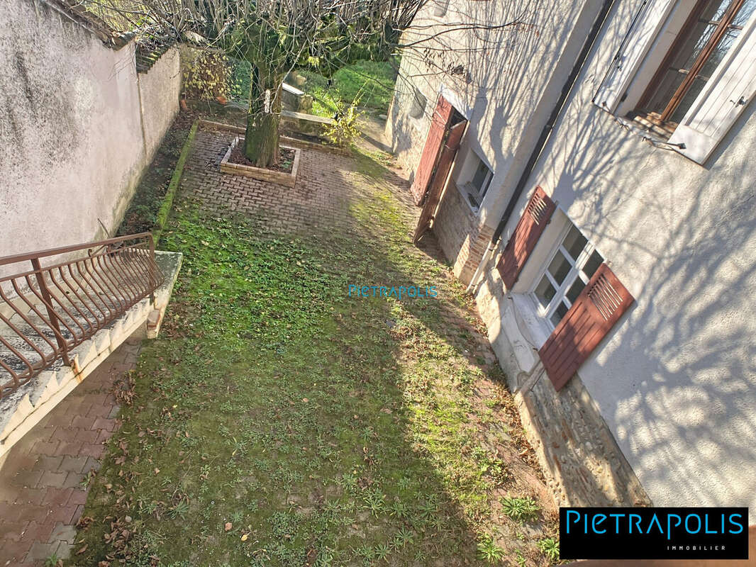 Maison à MONTMERLE-SUR-SAONE