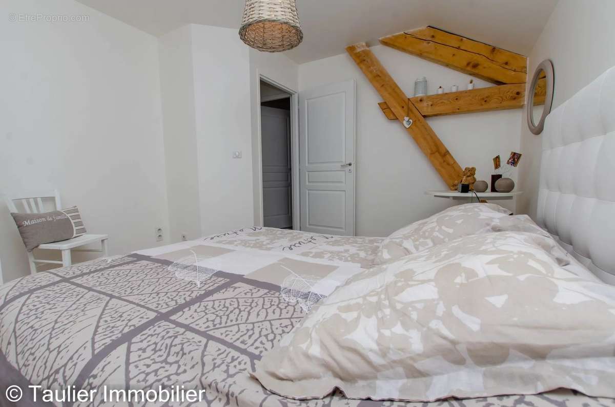 Appartement à RENCUREL