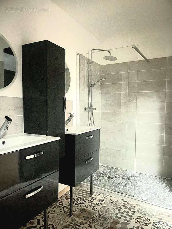 Maison à SAINT-JEAN-D'ANGELY