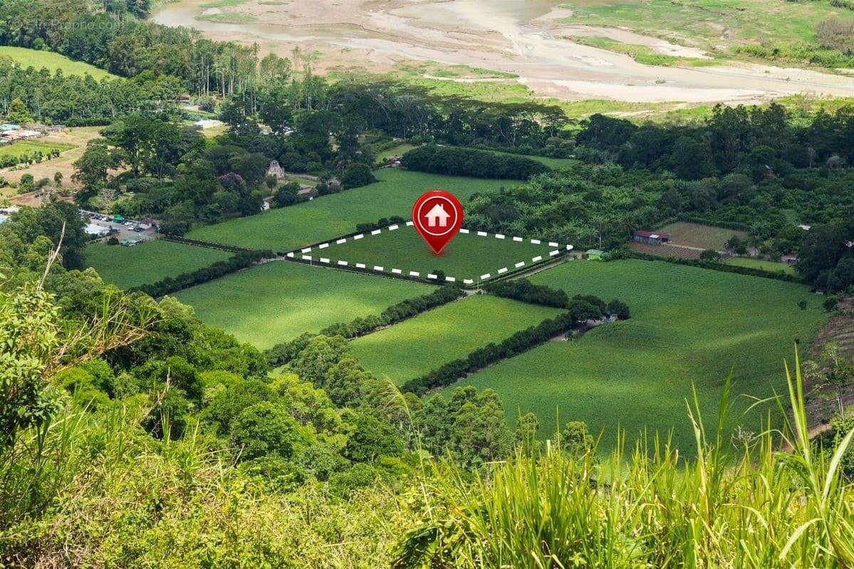 Terrain à ANGLES