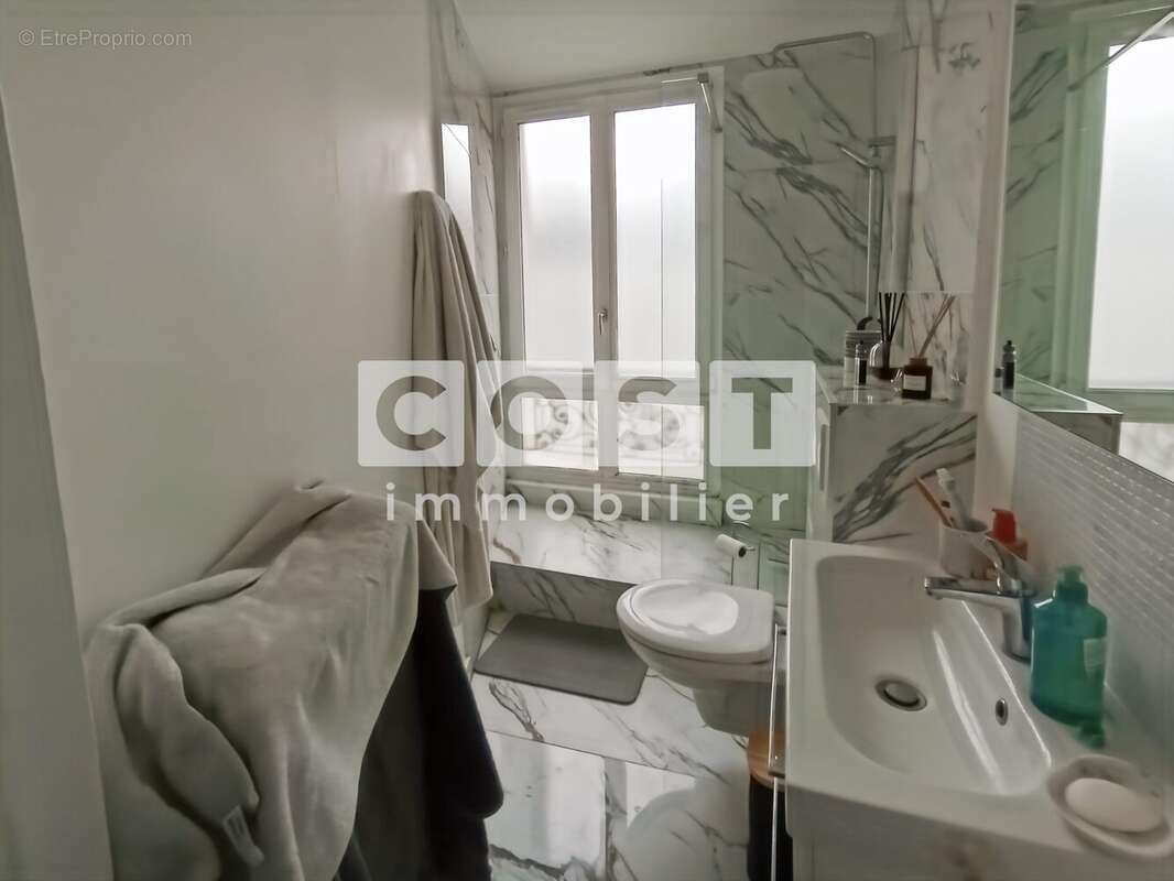 Appartement à PARIS-17E