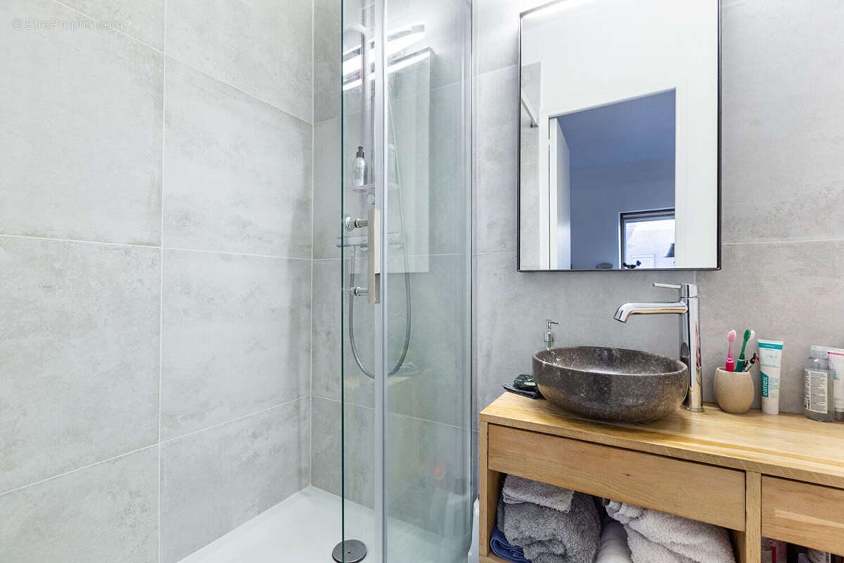 Appartement à PARIS-14E