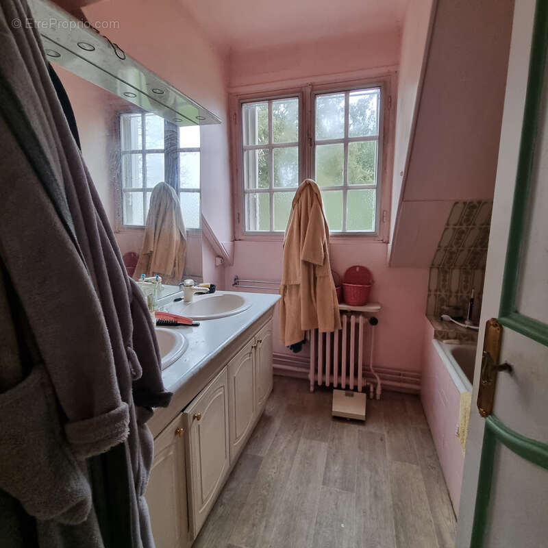 Maison à MONTGIVRAY