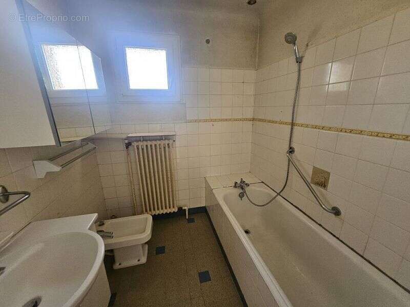 Maison 80 m² à Saint-Laurent-La-Conche  - photo 4