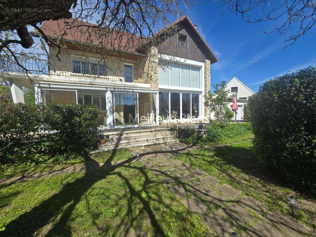 Maison à GENLIS
