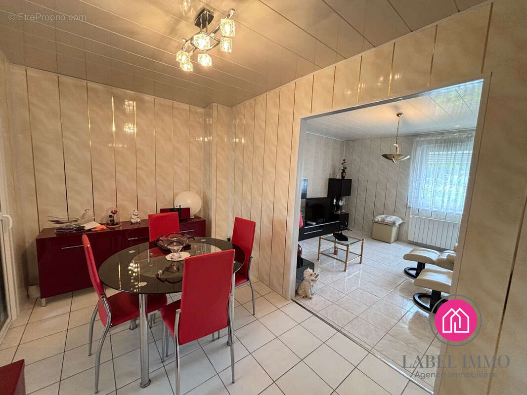 Maison 110 m² à Crespin  - photo 3