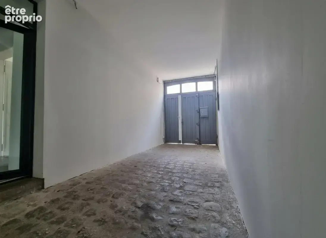 Belle maison angevine avec porche, à proximité immédiate de la Place du Lycée - photo 11