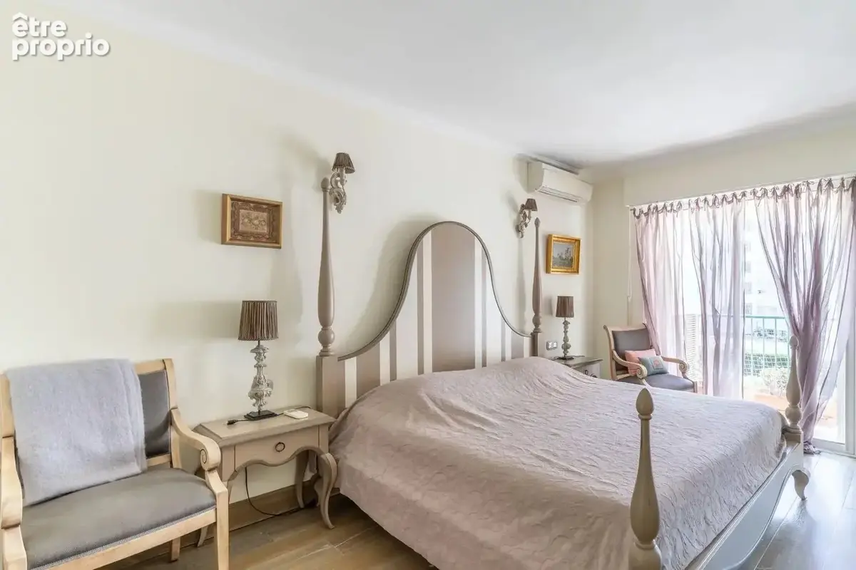 Cannes Croisette – Exceptionnel Appartement de 229 m² face au Port Canto - photo 13