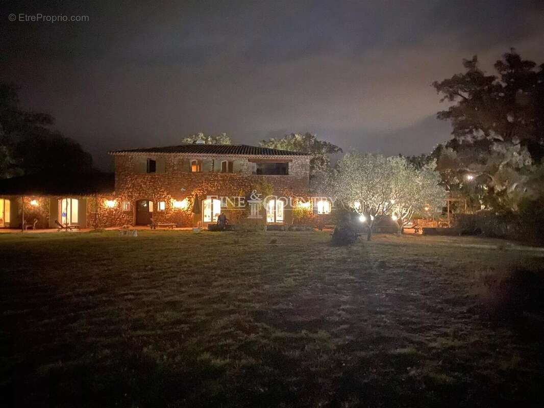 Maison à ROQUEBRUNE-SUR-ARGENS
