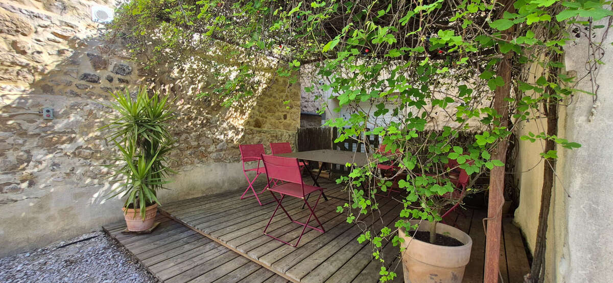 Maison à VAILHAUQUES