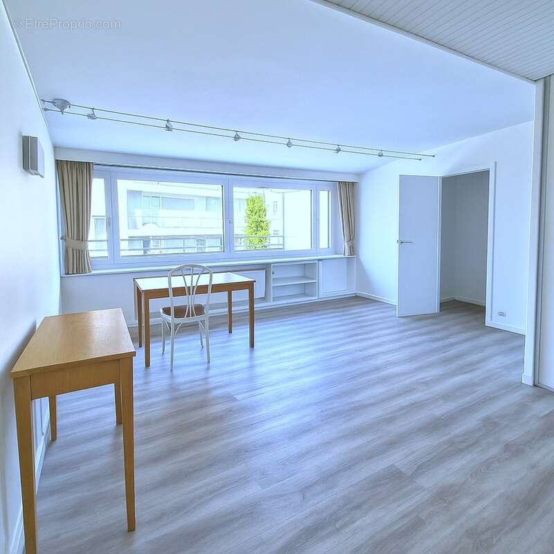 Appartement à vendre studio COURBEVOIE (92) proche quartier d'affaire de la Défense - photo 8