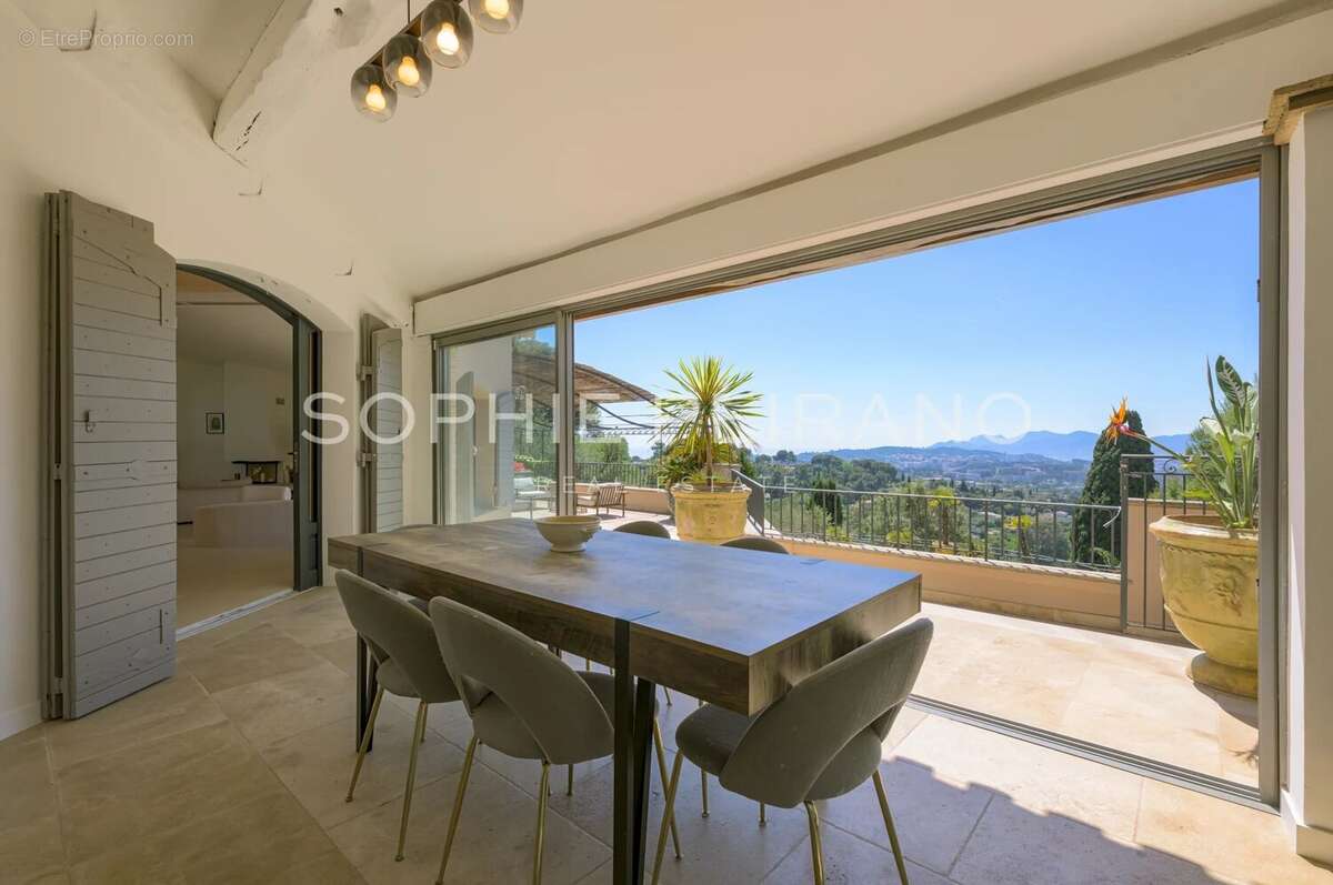 Maison à MOUGINS