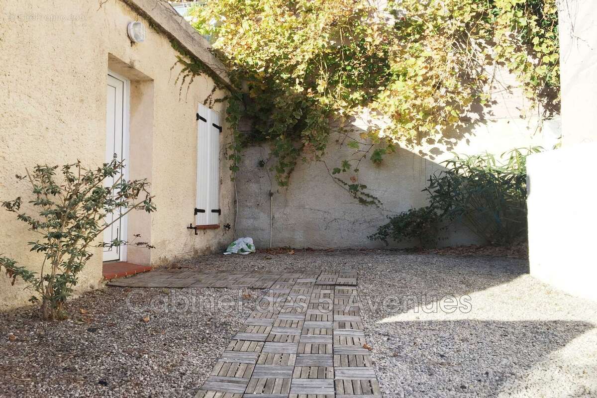Maison 48 m² à Marseille-8e  - photo 2