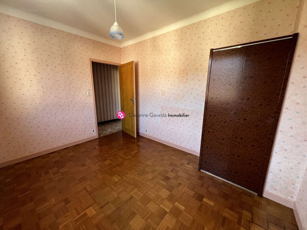 Maison à DECAZEVILLE