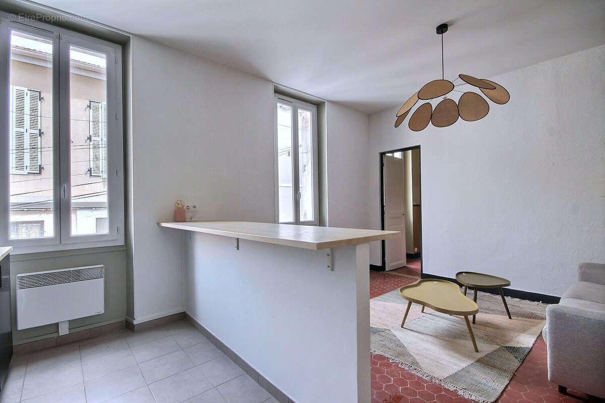 Appartement à MARSEILLE-7E
