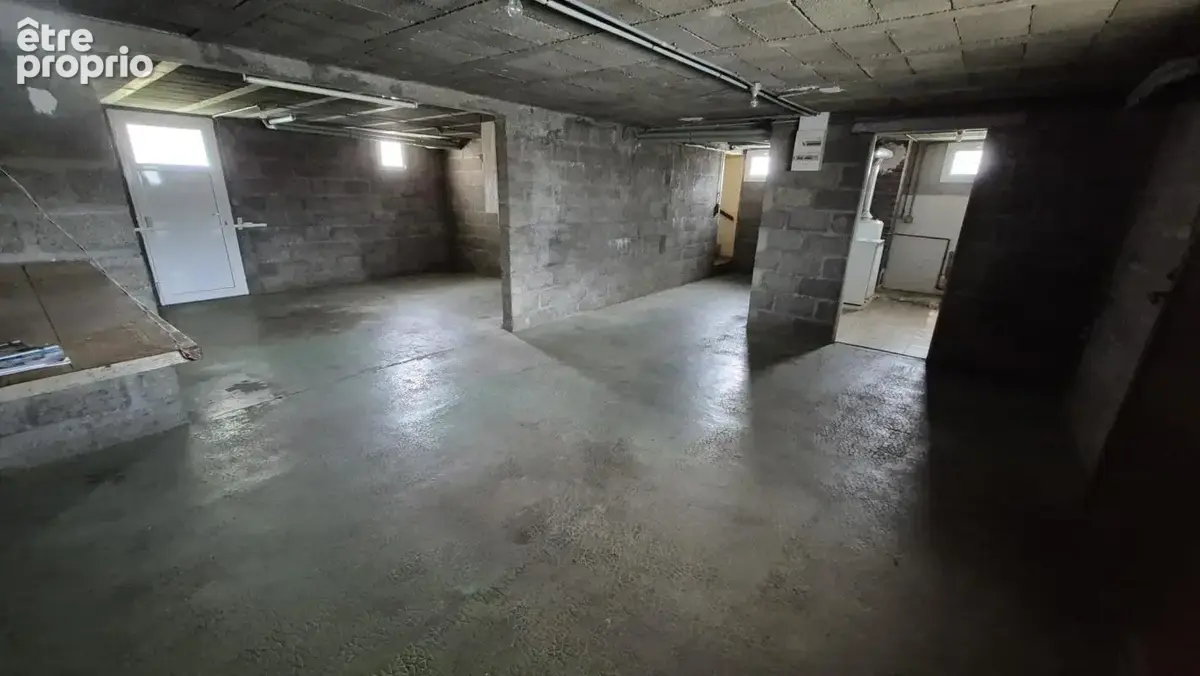 Maison 91 m2 à réinventer   Sous-sol complet et beau potenti - photo 15