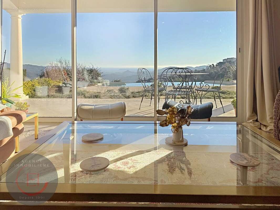 Maison à LES ADRETS-DE-L'ESTEREL