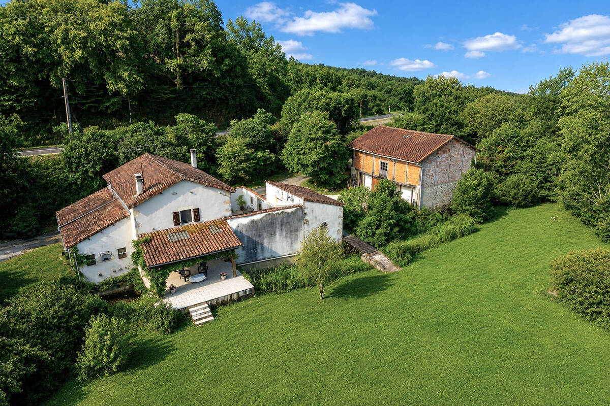 Maison à NANTEUIL-EN-VALLEE