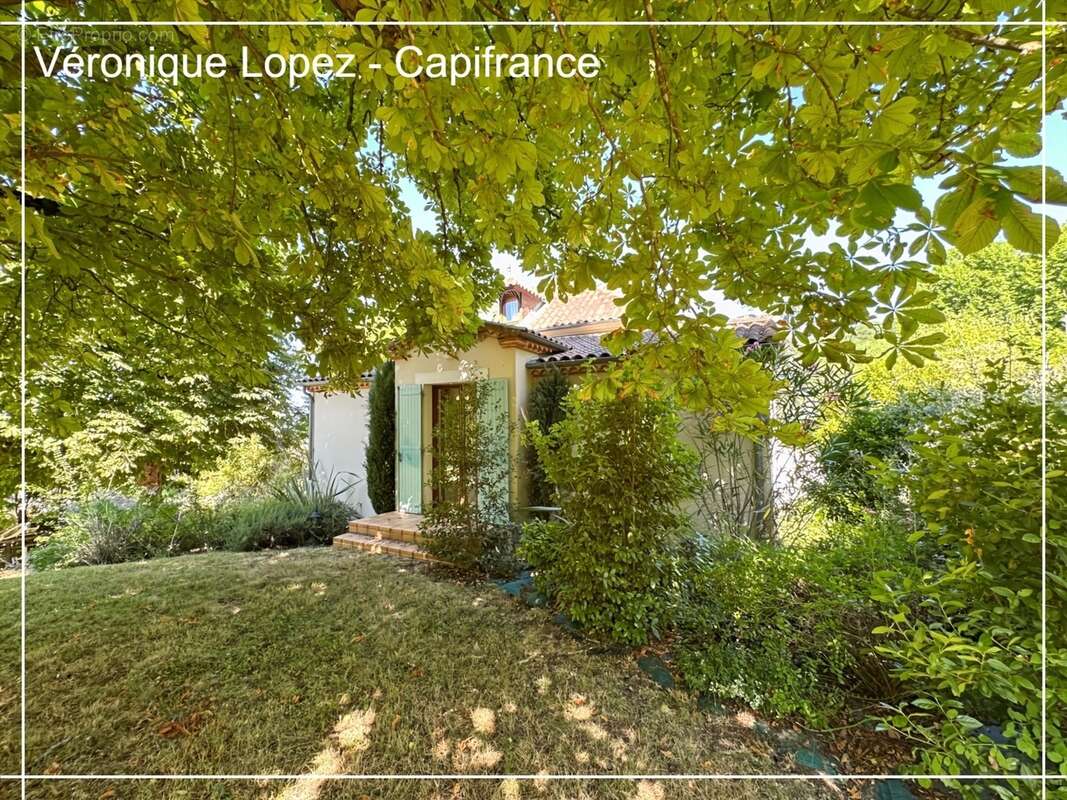Agen, à seulement 6kms, authentique maison en pierre de 203m² avec grand terrain, garage et cave - photo 14