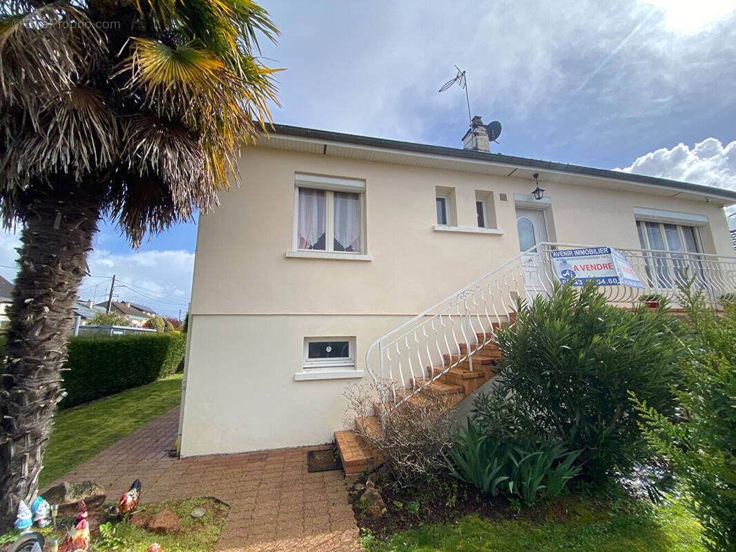 Maison à L'HUISSERIE