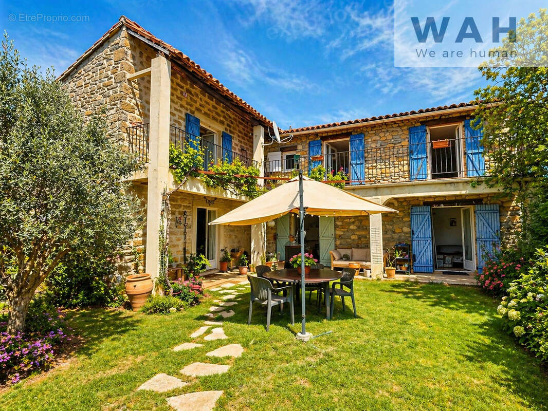 Mas de caractère  (maison + 3 gites) avec piscine et panneaux solaires - photo 4