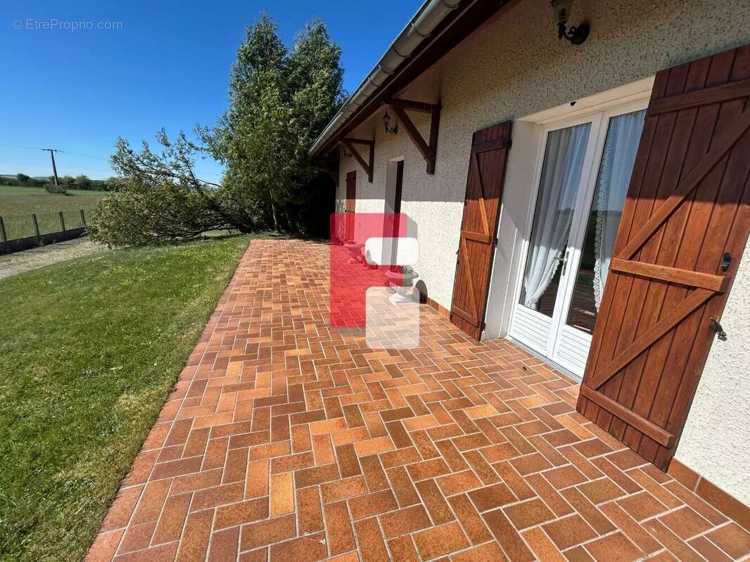 Maison à MARIGNY-LE-CHATEL