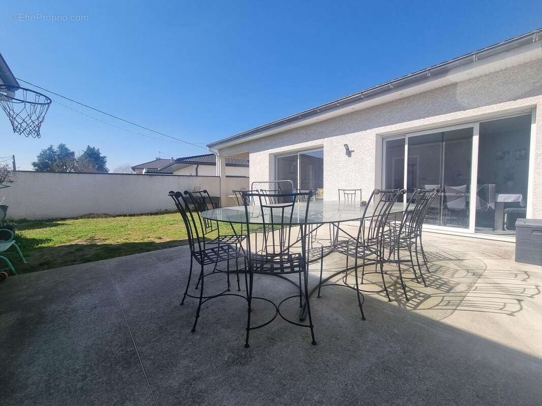 Photo 2 - Maison à ROMANS-SUR-ISERE