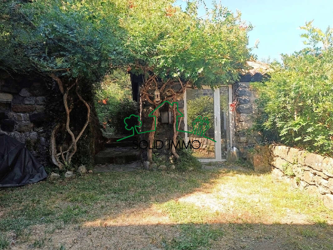 Maison traditionnelle de 194 m2 sur la commune de Meyras 07380 - photo 3