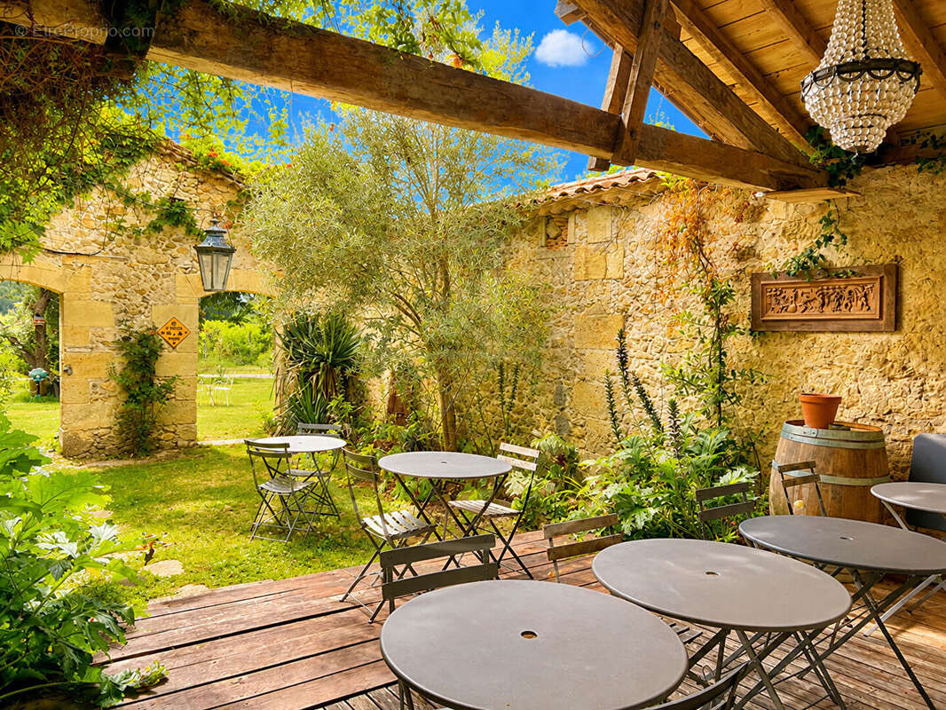 Maison à SAINT-EMILION
