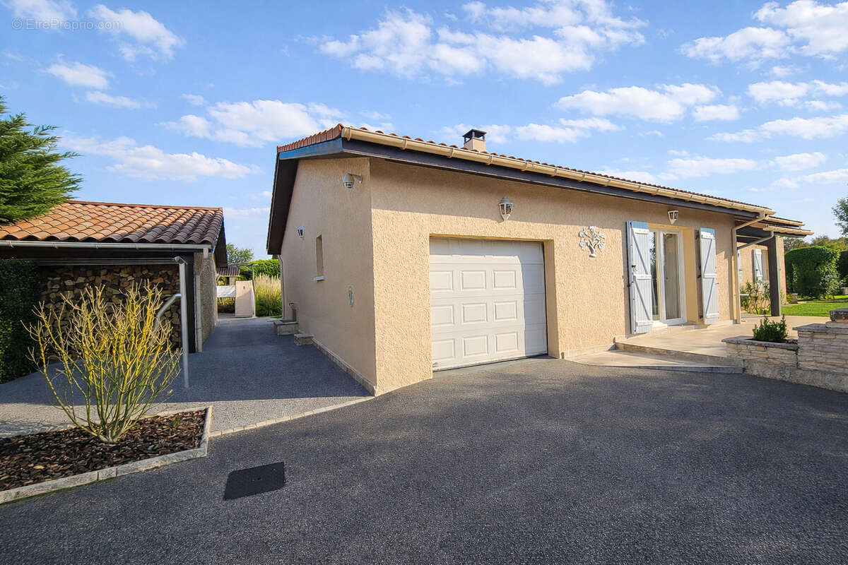 Maison à SAINT-CLAIR-DU-RHONE