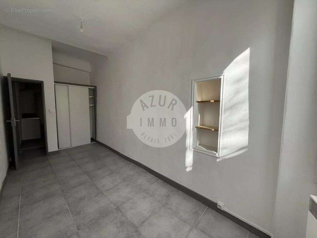 Appartement à ROQUEVAIRE