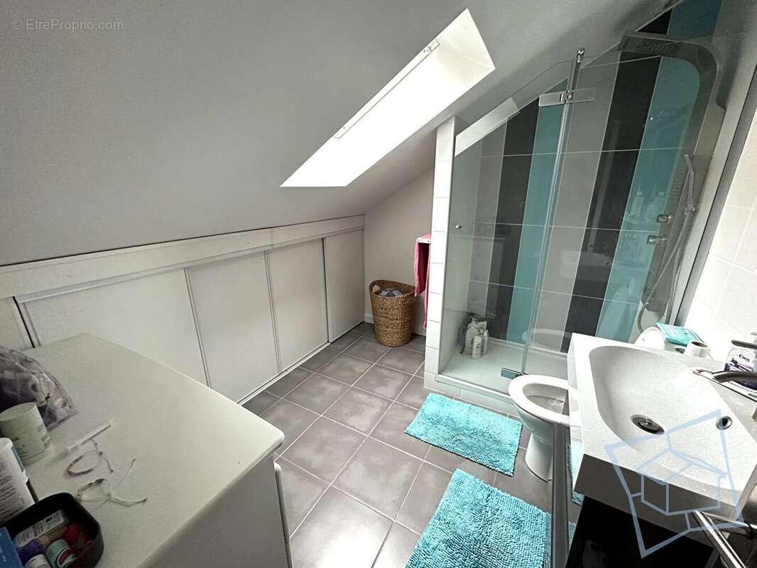 Maison à VOISINS-LE-BRETONNEUX