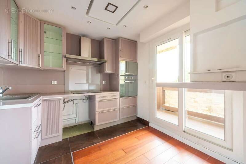 Appartement à EZANVILLE