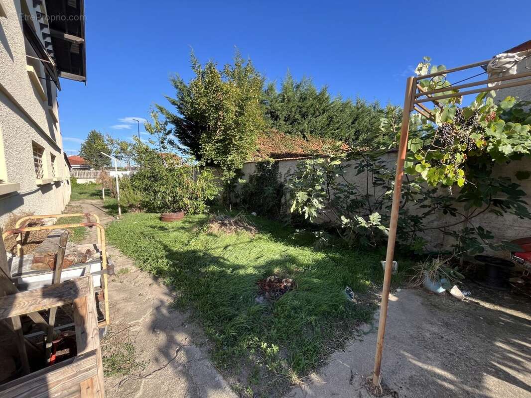 Maison à SURY-LE-COMTAL