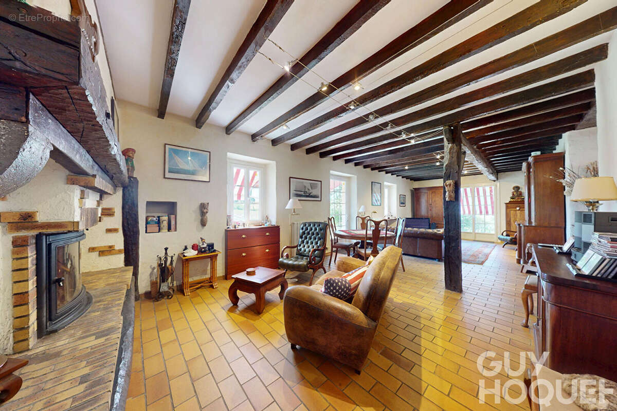 Belle propriété de caractère avec annexe et dépendance - photo 2