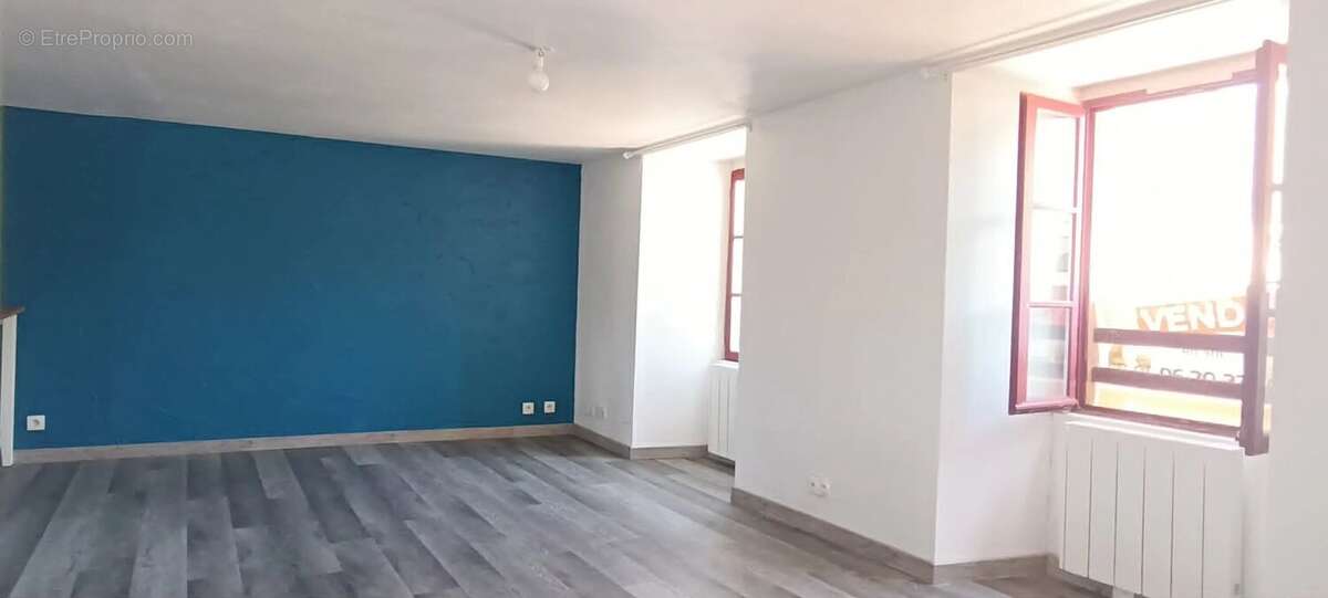 Ambon - appartement 2 chambres - sur la place du village - photo 5