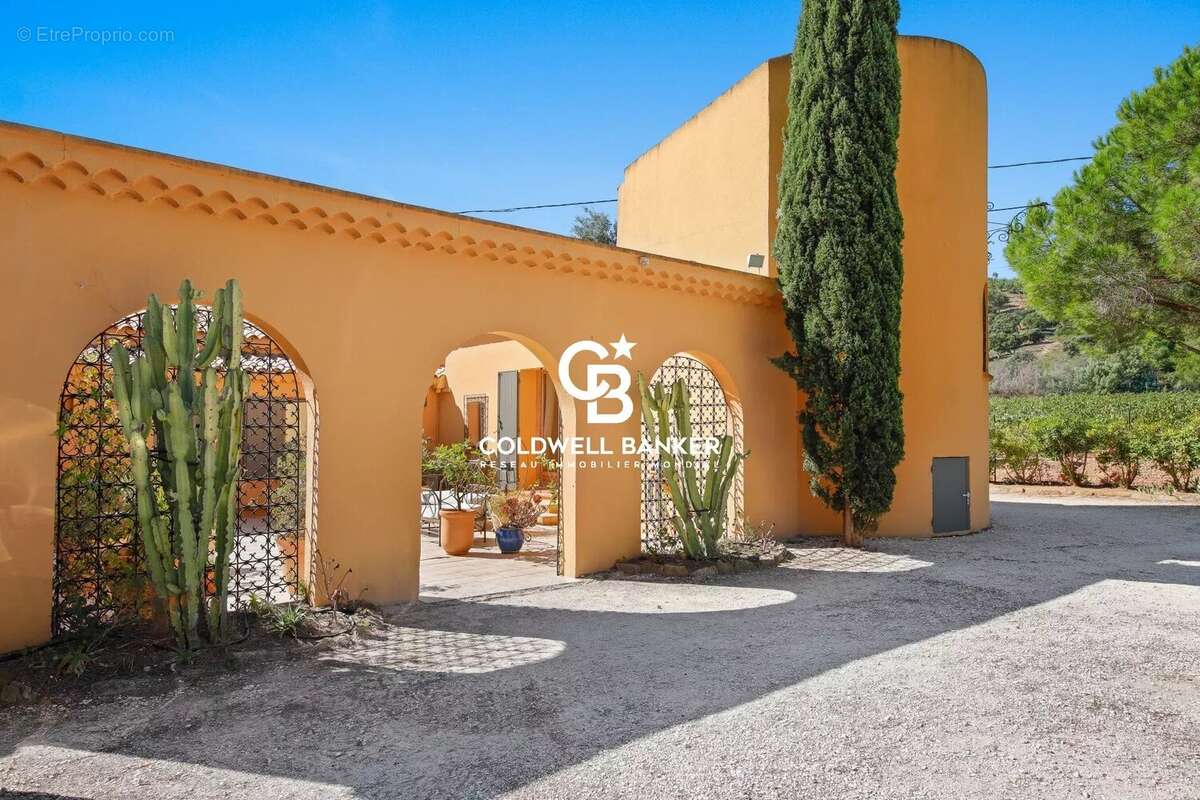 Maison à BORMES-LES-MIMOSAS